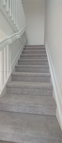 689 SE 13th St Cir, Homestead, FL 33034