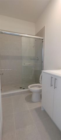 689 SE 13th St Cir, Homestead, FL 33034