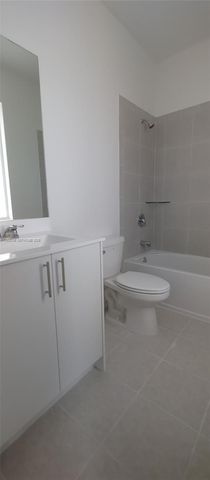 689 SE 13th St Cir, Homestead, FL 33034