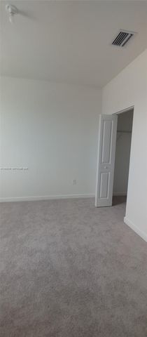 689 SE 13th St Cir, Homestead, FL 33034