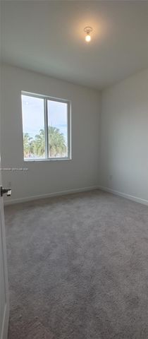 689 SE 13th St Cir, Homestead, FL 33034