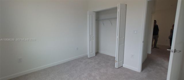 689 SE 13th St Cir, Homestead, FL 33034