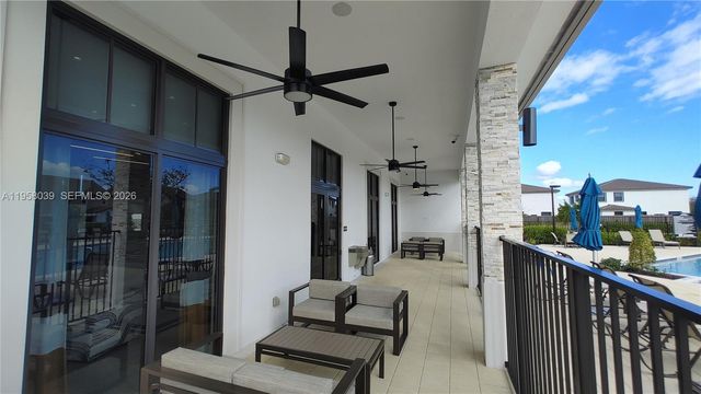 689 SE 13th St Cir, Homestead, FL 33034