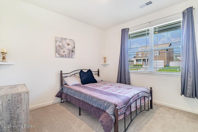 5804 Kellie Woods Dr, Louisville, KY 40258