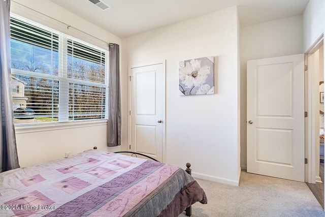 5804 Kellie Woods Dr, Louisville, KY 40258