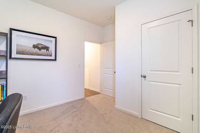 5804 Kellie Woods Dr, Louisville, KY 40258