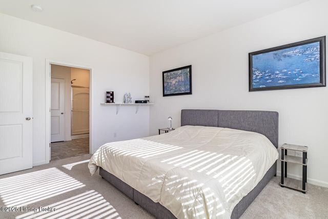 5804 Kellie Woods Dr, Louisville, KY 40258