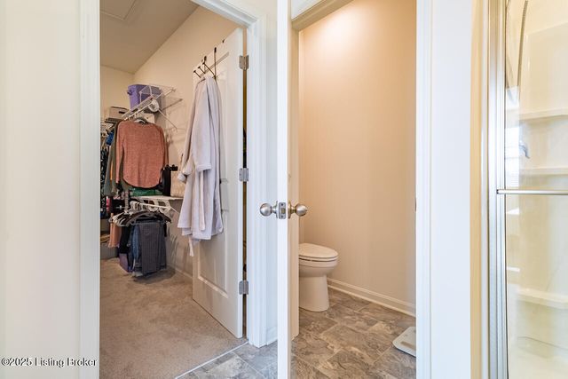 5804 Kellie Woods Dr, Louisville, KY 40258