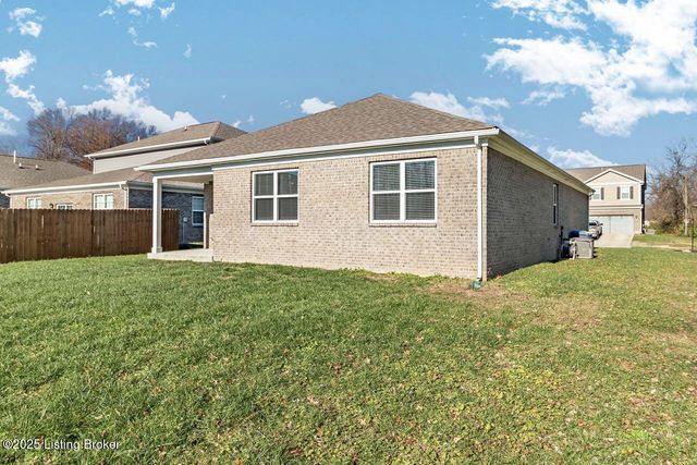 5804 Kellie Woods Dr, Louisville, KY 40258