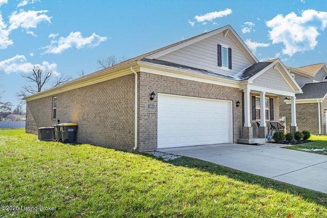 5804 Kellie Woods Dr, Louisville, KY 40258