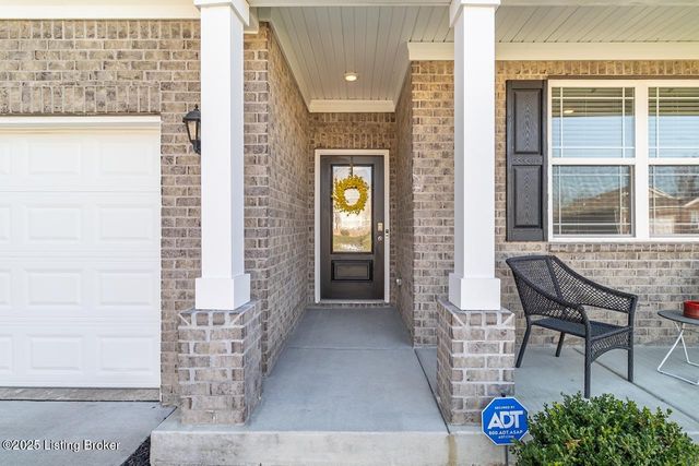 5804 Kellie Woods Dr, Louisville, KY 40258