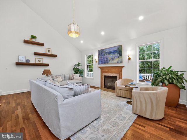 348 DRUMMERS LN, Phoenixville, PA 19460