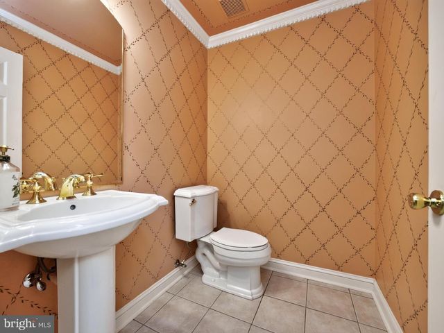 348 DRUMMERS LN, Phoenixville, PA 19460