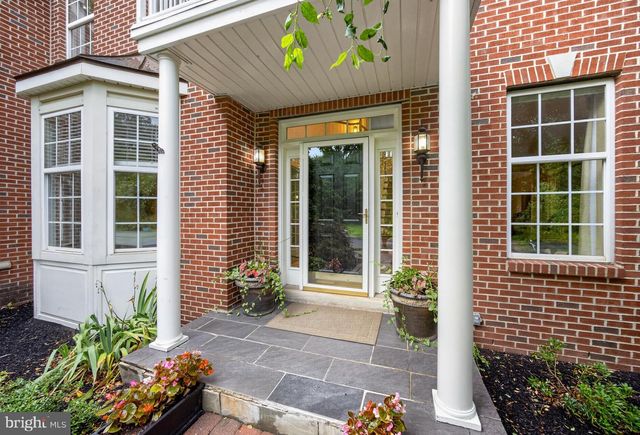 348 DRUMMERS LN, Phoenixville, PA 19460