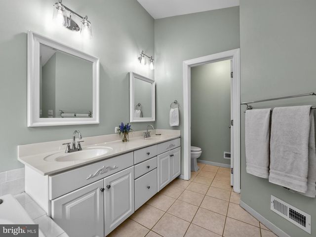 348 DRUMMERS LN, Phoenixville, PA 19460