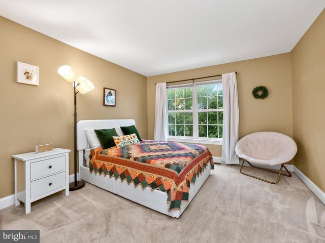 348 DRUMMERS LN, Phoenixville, PA 19460