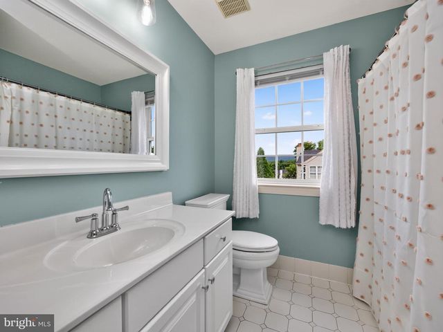 348 DRUMMERS LN, Phoenixville, PA 19460