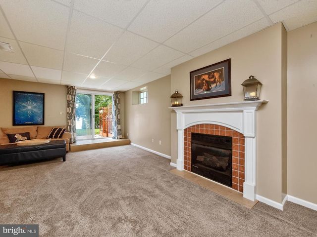 348 DRUMMERS LN, Phoenixville, PA 19460