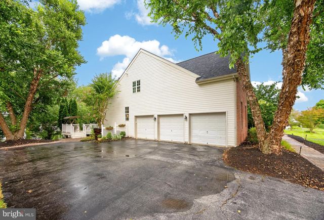 348 DRUMMERS LN, Phoenixville, PA 19460