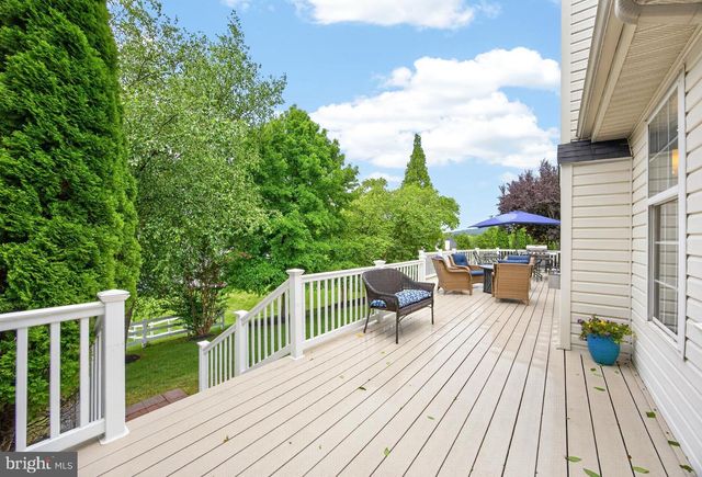 348 DRUMMERS LN, Phoenixville, PA 19460