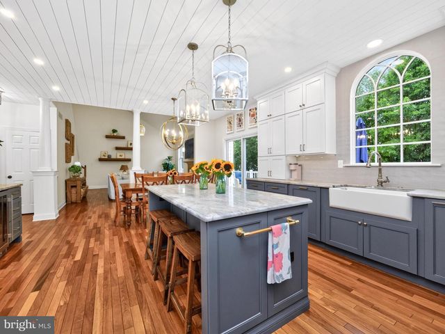 348 DRUMMERS LN, Phoenixville, PA 19460