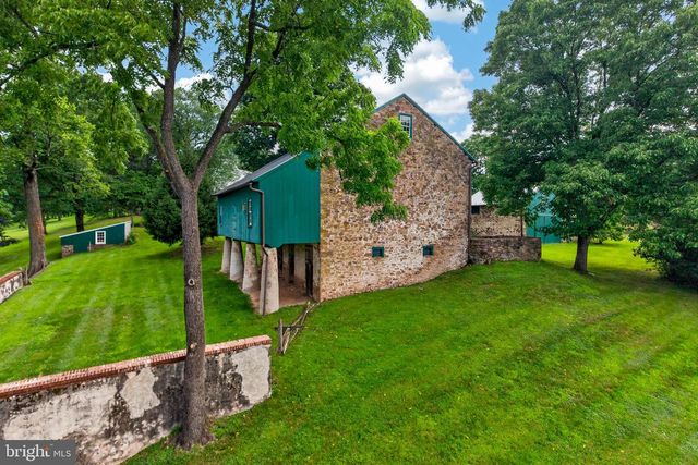 348 DRUMMERS LN, Phoenixville, PA 19460