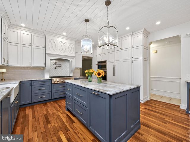 348 DRUMMERS LN, Phoenixville, PA 19460