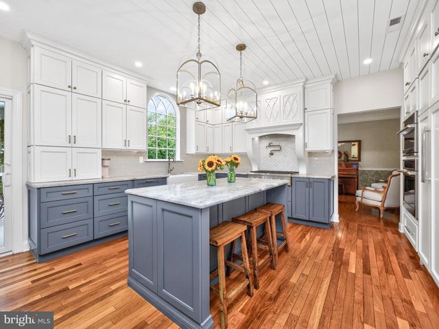 348 DRUMMERS LN, Phoenixville, PA 19460