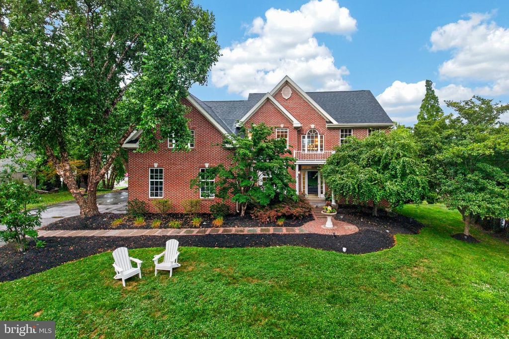 348 DRUMMERS LN, Phoenixville, PA 19460