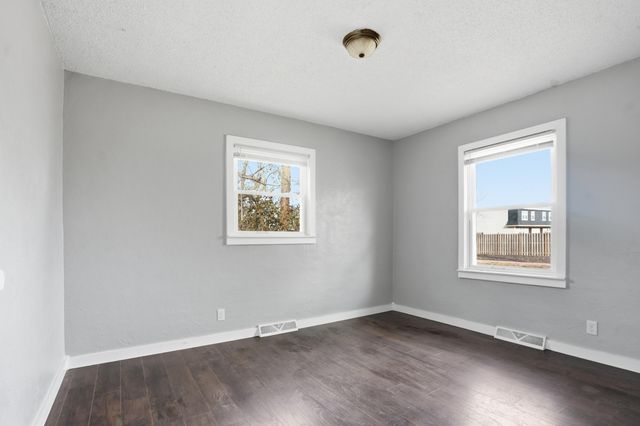 1504 W Loren Street, Springfield, MO 65807