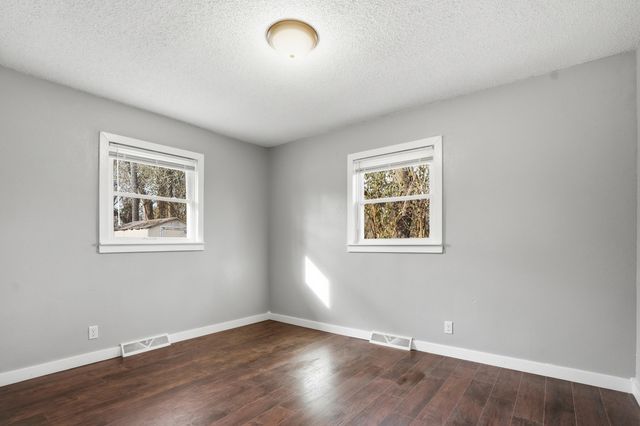 1504 W Loren Street, Springfield, MO 65807