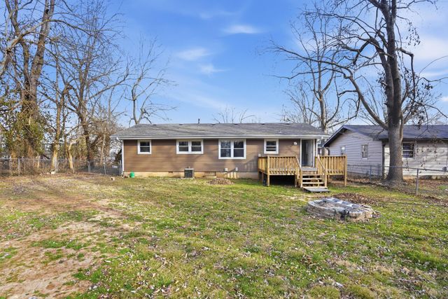 1504 W Loren Street, Springfield, MO 65807
