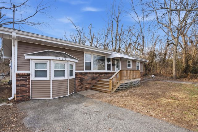1504 W Loren Street, Springfield, MO 65807