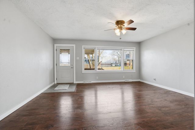 1504 W Loren Street, Springfield, MO 65807