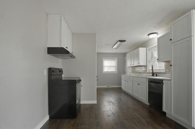 1504 W Loren Street, Springfield, MO 65807