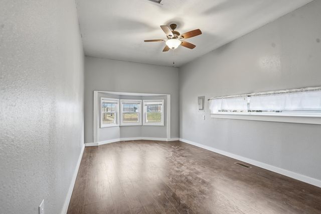 1504 W Loren Street, Springfield, MO 65807