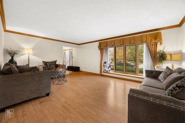 8313 Aster Lane, Tinley Park, IL 60477