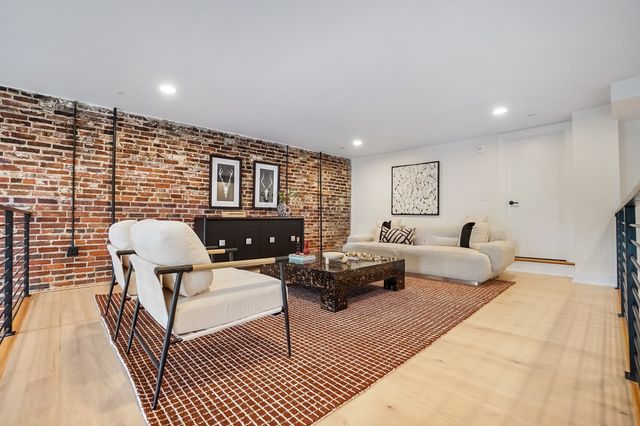 34 Salem St 201, Medford, MA 02155