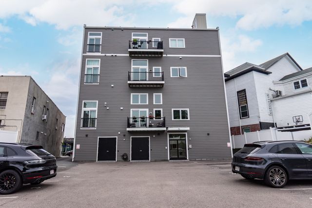 34 Salem St 201, Medford, MA 02155