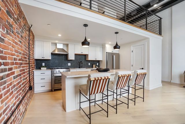 34 Salem St 201, Medford, MA 02155