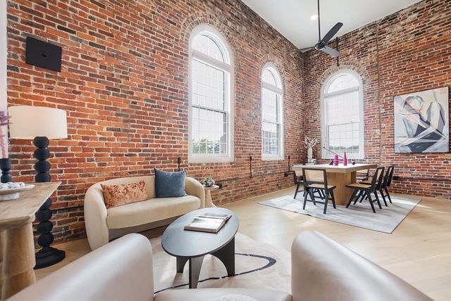 34 Salem St 201, Medford, MA 02155