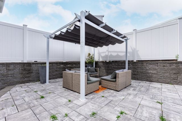 34 Salem St 201, Medford, MA 02155