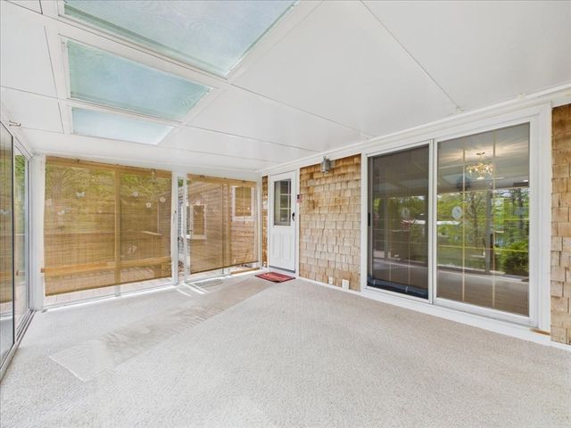 40 Bennets Neck Dr, Bourne, MA 02559