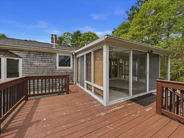 40 Bennets Neck Dr, Bourne, MA 02559