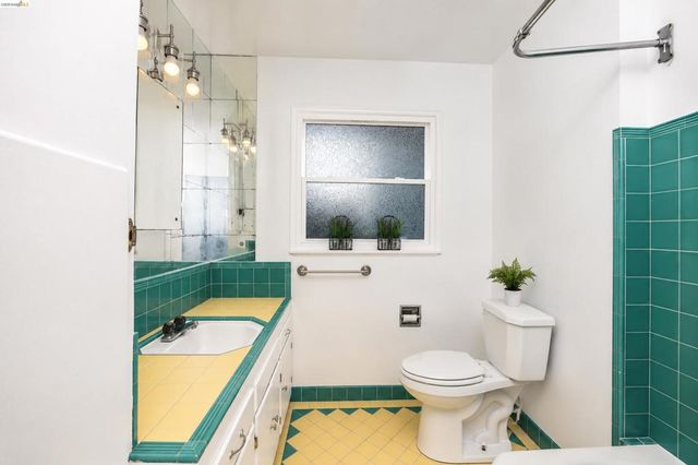 6556 Claremont Ave, Richmond, CA 94805
