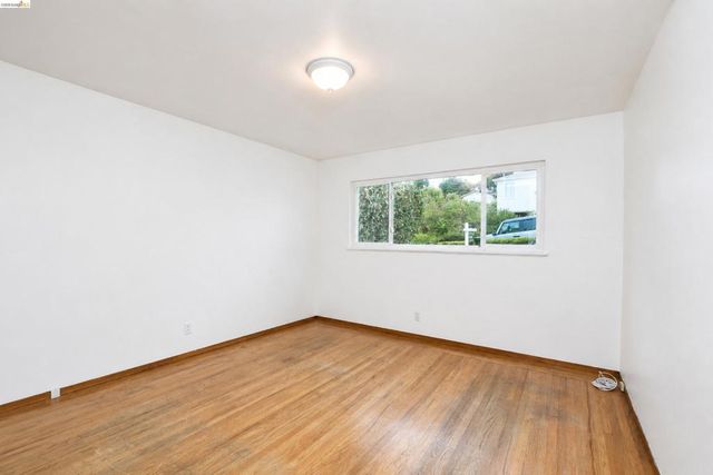 6556 Claremont Ave, Richmond, CA 94805