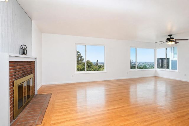 6556 Claremont Ave, Richmond, CA 94805