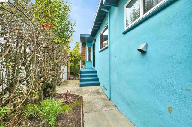 6556 Claremont Ave, Richmond, CA 94805