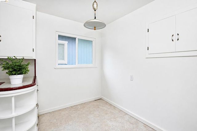 6556 Claremont Ave, Richmond, CA 94805