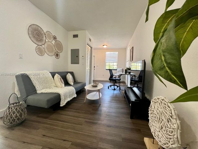 1068 NW 5th St B-1, Miami, FL 33128